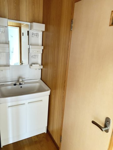  エアコン2台・キッチン新品！駐車2台以上可能、人気の平家戸建の洗面所|コンパクトで使いやすい洗面所