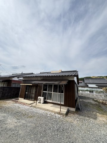  エアコン2台・キッチン新品！駐車2台以上可能、人気の平家戸建