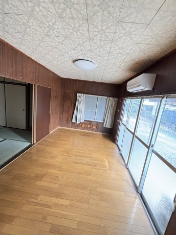  エアコン2台・キッチン新品！駐車2台以上可能、人気の平家戸建の洋室|きれいな洋室です