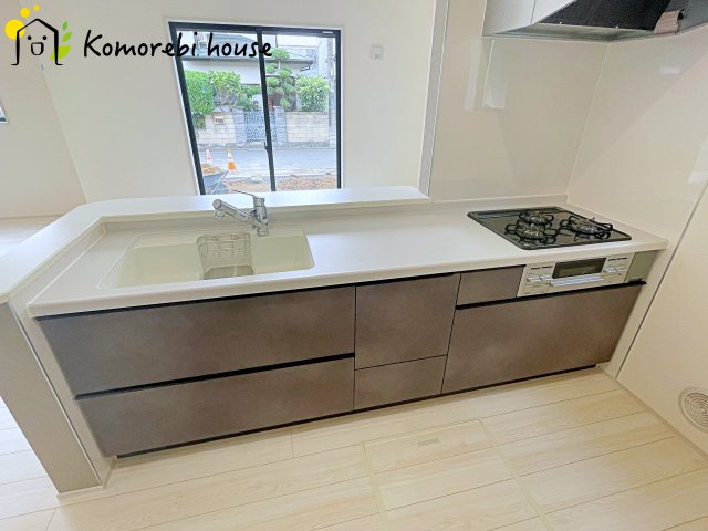 蓮田市椿山　第１０　新築一戸建て　リーブルガーデン　01のキッチン|26.8.22　撮影済み