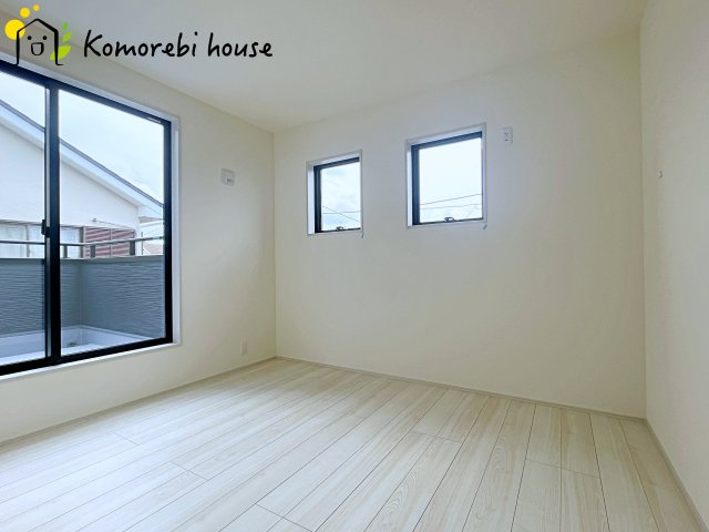 蓮田市椿山　第１０　新築一戸建て　リーブルガーデン　01の寝室|26.8.22　撮影済み