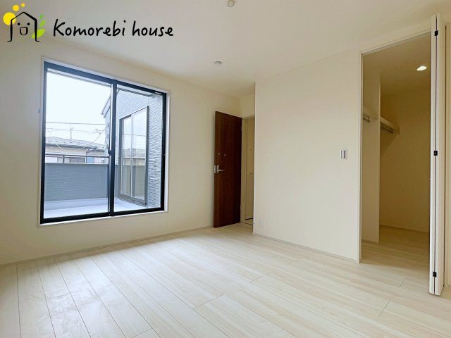 蓮田市椿山　第１０　新築一戸建て　リーブルガーデン　01の寝室|26.8.22　撮影済み
