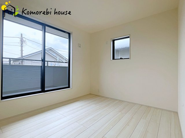 蓮田市椿山　第１０　新築一戸建て　リーブルガーデン　01の洋室|26.8.22　撮影済み