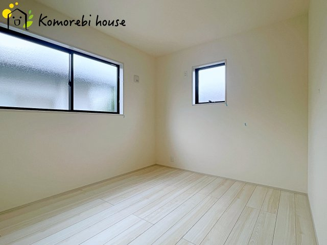 蓮田市椿山　第１０　新築一戸建て　リーブルガーデン　01の子供部屋|26.8.22　撮影済み