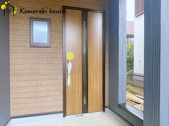 蓮田市椿山　第１０　新築一戸建て　リーブルガーデン　01の玄関|26.8.22　撮影済み