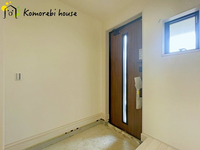 蓮田市椿山　第１０　新築一戸建て　リーブルガーデン　01の玄関|26.8.22　撮影済み