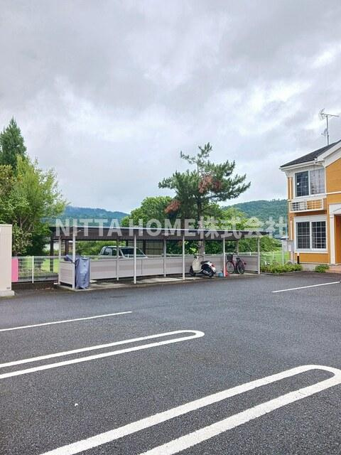 ボヌールＡの駐車場