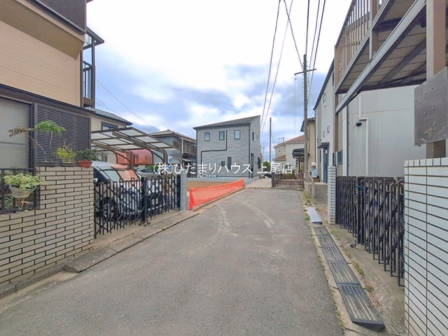 西区土屋9期　新築戸建　グラファーレ01の前面道路含む現地写真