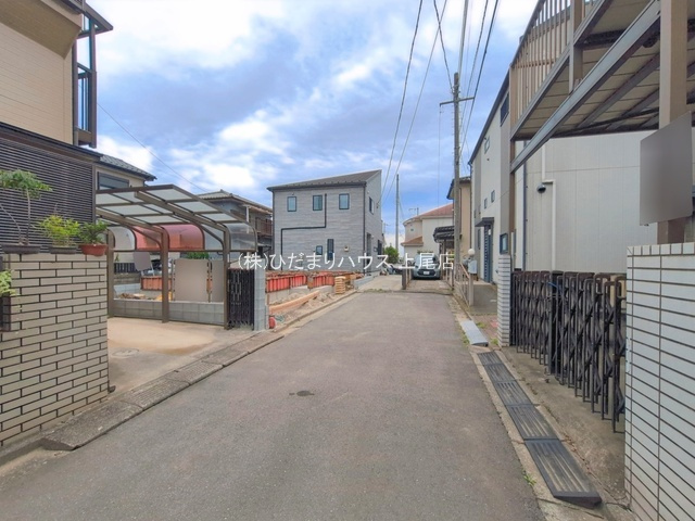 西区土屋9期　新築戸建　グラファーレ01の前面道路含む現地写真