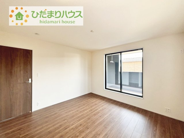 【寝室】 | 第3土浦市並木　新築戸建 | 広めの主寝室は、ベッドの他にもパソコンデスクやドレッサーなども置けちゃいます(*^-^*)
