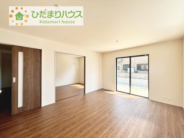 【居間・リビング】 | 第3土浦市並木　新築戸建 | お子様が元気に遊べる広々としたリビングです！