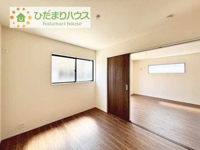 【洋室】 | 第3土浦市並木　新築戸建 | リビングと続き間設計ですので、大空間を演出できます(^O^)