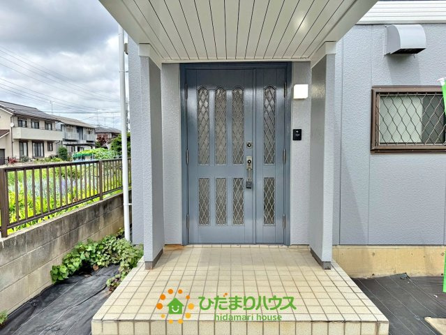 久喜市菖蒲町菖蒲　中古一戸建ての玄関