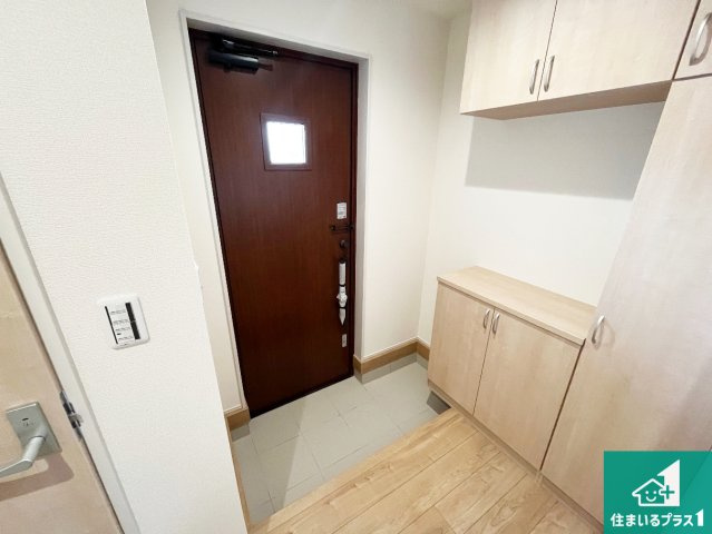神戸市西区王塚台　第9期　新築一戸建ての玄関|シューズボックスにはたくさんの靴が収納できるので玄関周りはいつもスッキリ！ご家族が増えても安心！