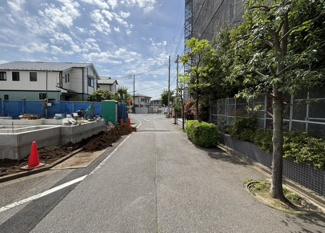 【前面道路含む現地写真】 | 調布市深大寺東町７丁目　全２棟　１号棟　仲介手数料無料