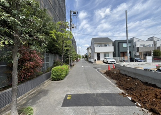 【前面道路含む現地写真】 | 調布市深大寺東町７丁目　全２棟　１号棟　仲介手数料無料