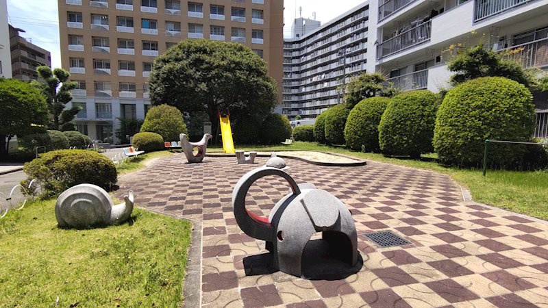 千里竹見台団地Ａ３棟|中庭の公園になります。