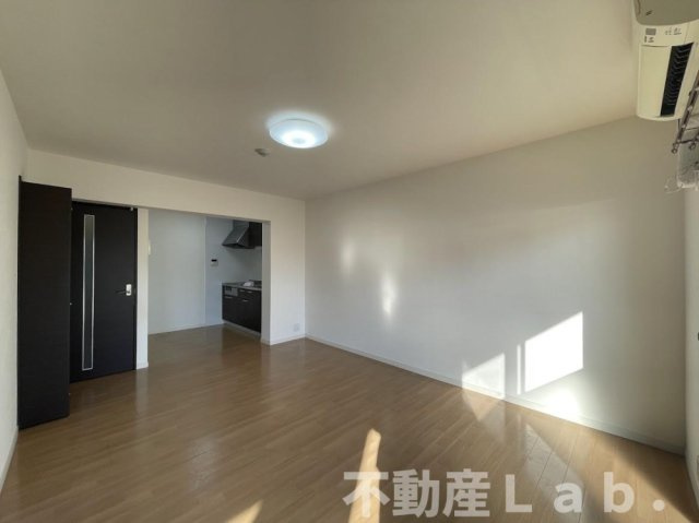 アーバンクレストＩＩＩの居間・リビング|※同建物他部屋のお写真です。