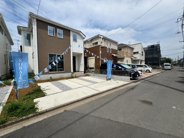 狭山市北入曽戸建の前面道路含む現地写真