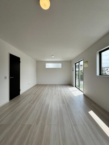 狭山市北入曽戸建の居間・リビング