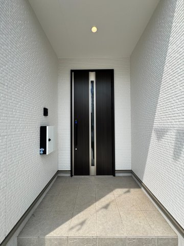 狭山市北入曽戸建の玄関