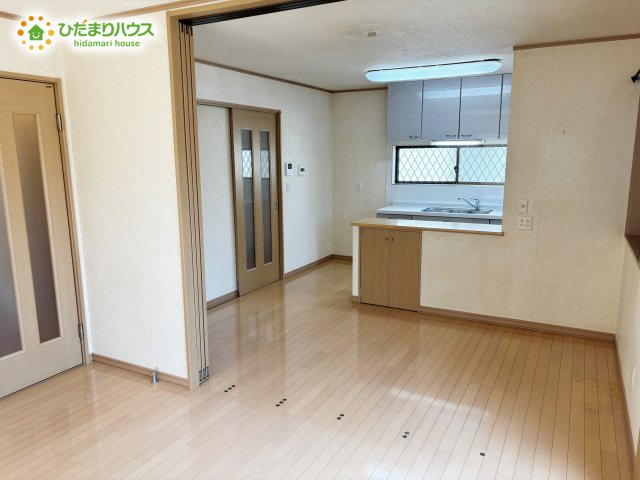 野田市柳沢　中古戸建　平成17年築の居間・リビング|家族団らんの時間も増えそうなくつろぎのＬＤＫ☆					
