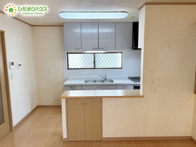 野田市柳沢　中古戸建　平成17年築のキッチン|お子様も自然とお手伝いができる、オープンキッチンで、ママも大助かり(^^♪							
