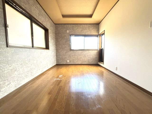 富田林市西板持町７丁目の一戸建ての洋室