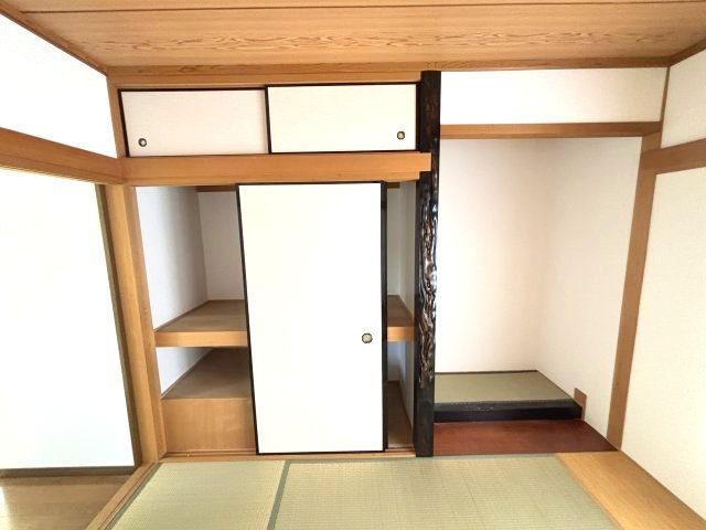 富田林市西板持町７丁目の一戸建ての収納