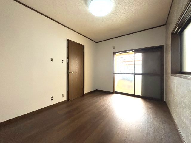 富田林市西板持町７丁目の一戸建ての洋室