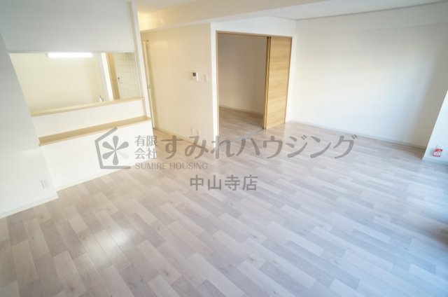 ツインパレス北伊丹の居間・リビング|参考、同建物・同間取りの号室