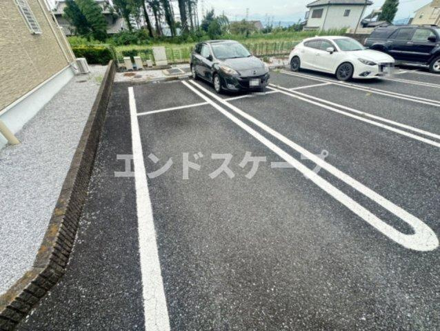 グランデ・ヒルⅡの駐車場|高崎、前橋のお部屋探しはエンドスケープまで！お客様の理想お聞かせ下さい♪