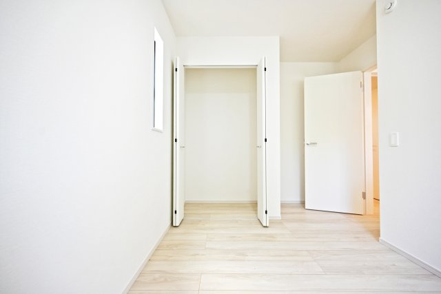 KEIAI GRACE伊丹市鈴原町4丁目新築一戸建て│5LDK+駐車2台可の洋室|1階洋室（5.1帖）