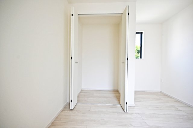 KEIAI GRACE伊丹市鈴原町4丁目新築一戸建て│5LDK+駐車2台可の洋室|2階洋室（5.7帖）