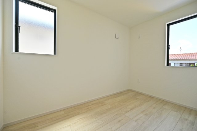 KEIAI GRACE伊丹市鈴原町4丁目新築一戸建て│5LDK+駐車2台可の洋室|2階洋室（3.9帖）