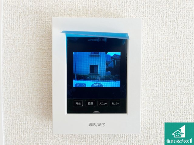 神戸市西区王塚台　第9期　新築一戸建ての防犯設備|カラーモニターインターホン！声だけでなく来訪者の姿や顔がモニターで確認できるので、小さなお子様がいらっしゃるご家庭でも安心できます！
