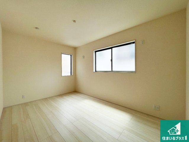神戸市西区王塚台　第9期　新築一戸建ての洋室|シンプルな洋室は、自分好みのインテリアが楽しめます♪ご家族とインテリアや家具を選びに行くのは新築購入時の醍醐味の一つです。ぜひお楽しみください♪