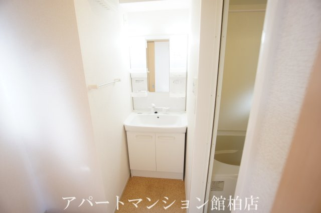 イルミナーレＢの玄関