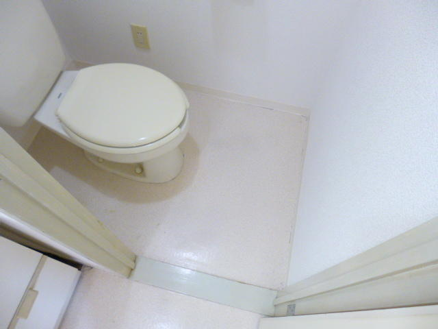 調布市調布ケ丘４丁目の賃貸マンションのトイレ