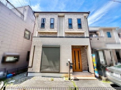【外観】 | 磯上町　中古戸建 | ☆本日内覧可能☆2024年1月リフォーム済です。駐車最大2台まで可能、リビングは吹抜けトップライト有のおしゃれな中古戸建です。ぜひご覧ください。