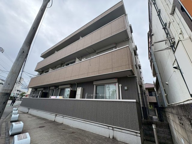 府中市住吉町２丁目のアパートのバルコニー