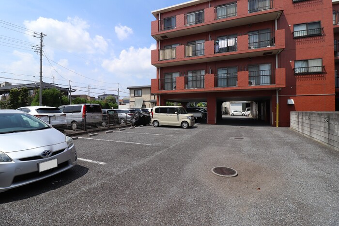 柚の木マンションの駐車場