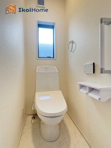 神戸市西区王塚台６丁目　全５棟　3号棟　新築戸建のトイレ|◆同社施工例◆トイレが2か所あるので夜中も安心です。朝のトイレ渋滞も心配いりません。