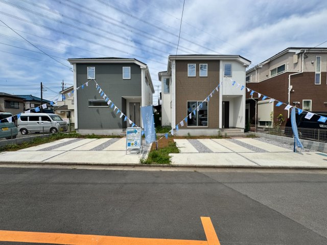狭山市北入曽戸建の前面道路含む現地写真