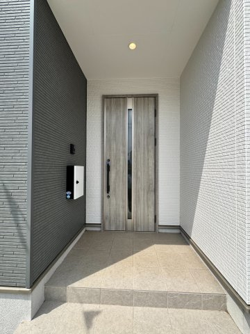狭山市北入曽戸建の玄関