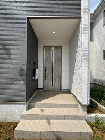 狭山市北入曽戸建の玄関