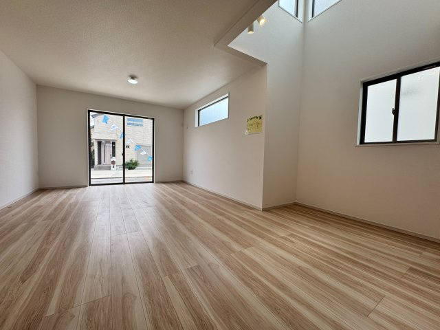 狭山市北入曽戸建の居間・リビング