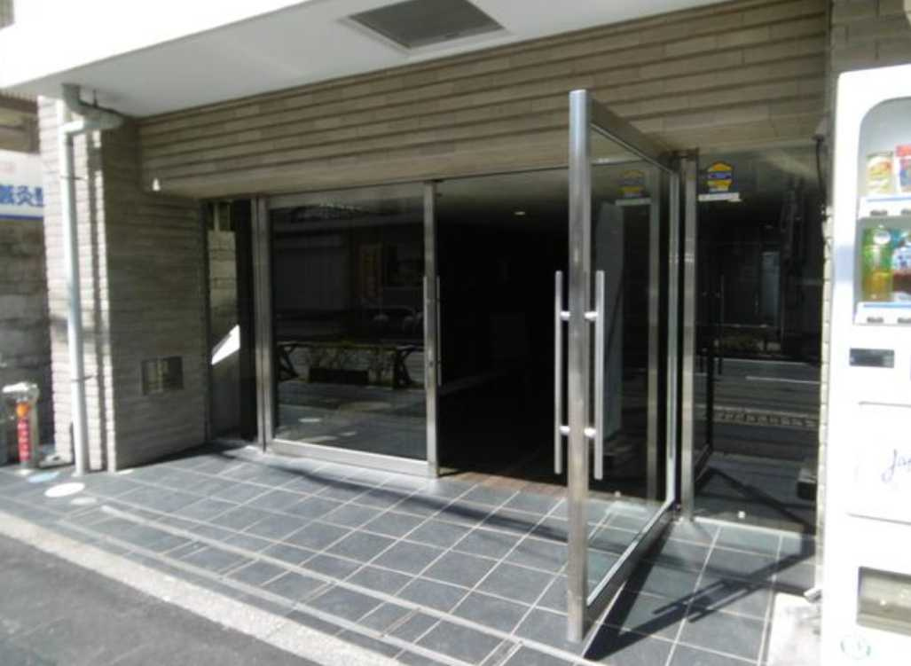プライムアーバン三軒茶屋　ペット飼育可　浴室乾燥機　独立洗面台のエントランス
