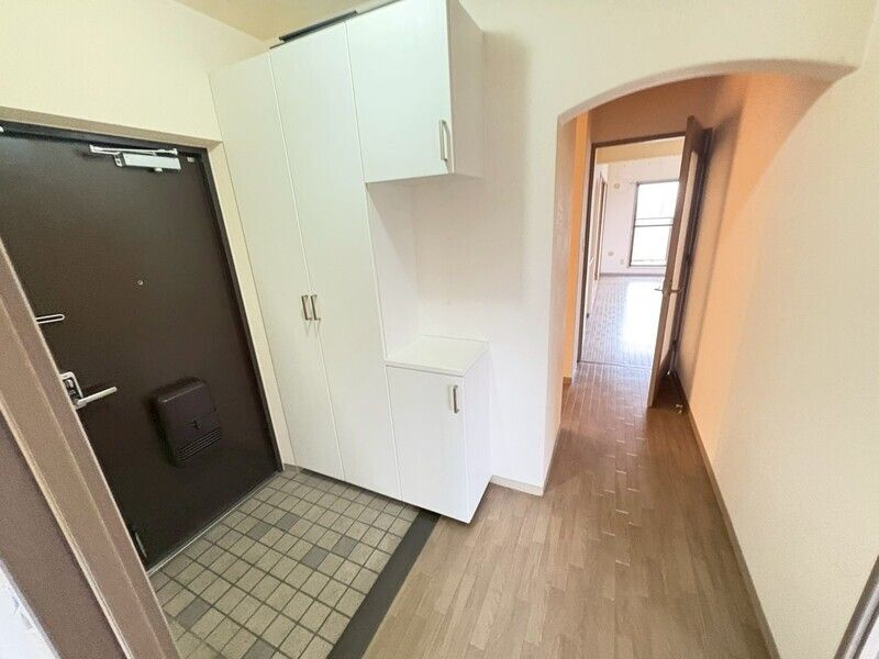 コンフォール広田の玄関