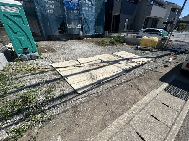 新築　高崎市倉賀野町　Heartful　Town　A号棟の駐車場|現地写真　駐車スペースは並列3台分可能です！
